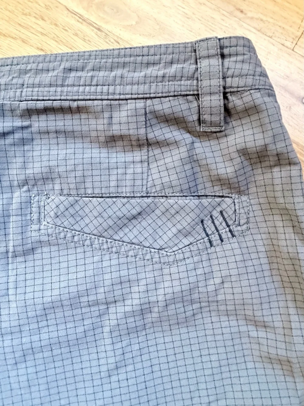 Men's Casual Gray Lululemon Grid-Pattern Shorts
